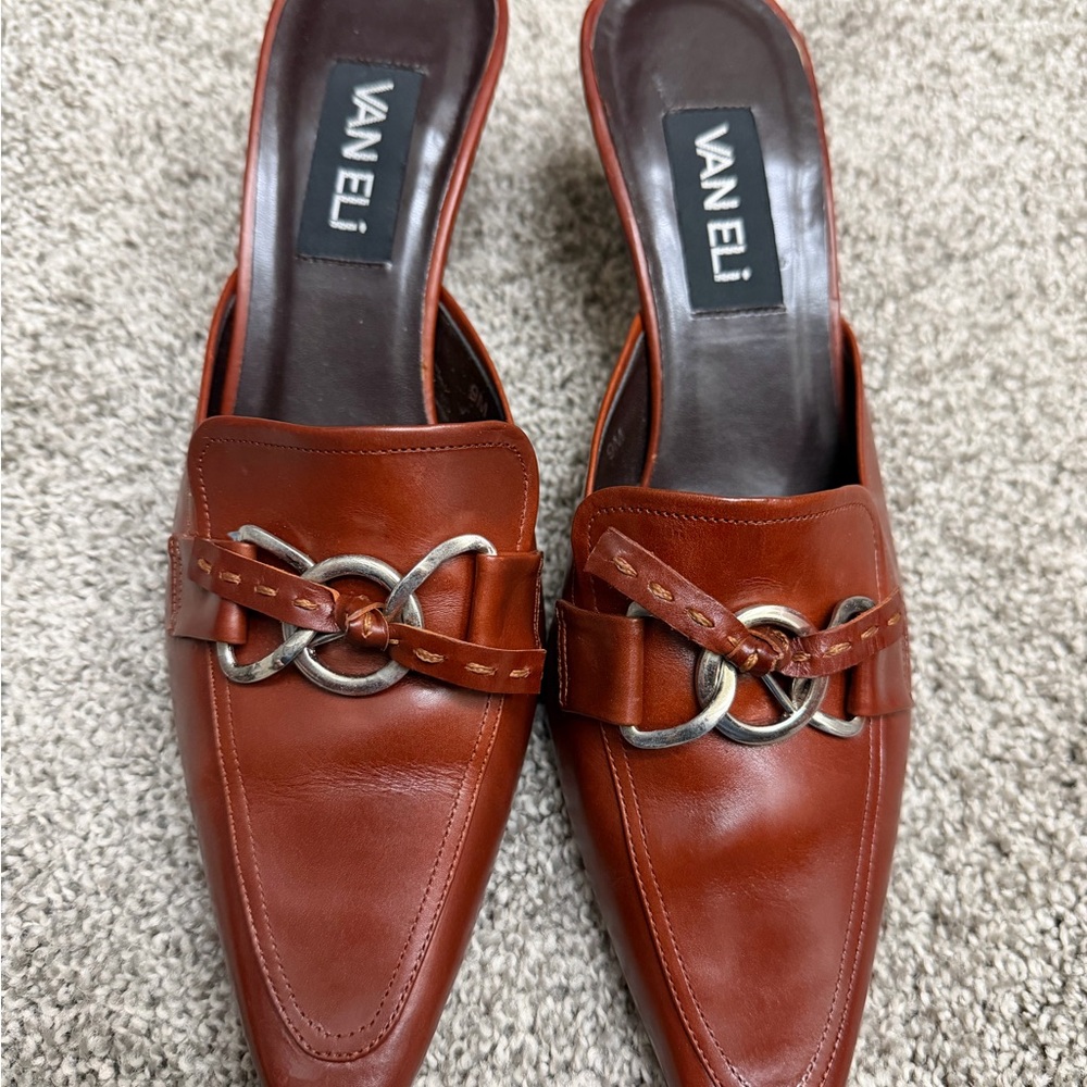 Kitten Heeled Vaneli Red Leather pumps with Silver Accents Narrow